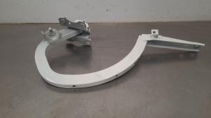 Used Boot lid hinge BMW 5 serie (G30) 530e Plug-in Hybrid Price on request offered by Autohandel Didier