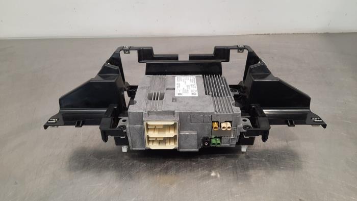 Radio module from a Mercedes-Benz Sprinter 3,5t (907.6/910.6) 316 CDI 2.1 D RWD 2021