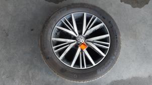 Usagé Jante + pneumatique Volkswagen Golf Sportsvan (AUVS) 1.6 TDI BlueMotion 16V Prix € 260,15 Prix TTC proposé par Autohandel Didier