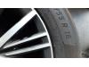 Jante + pneumatique d'un Volkswagen Golf Sportsvan (AUVS) 1.6 TDI BlueMotion 16V 2016