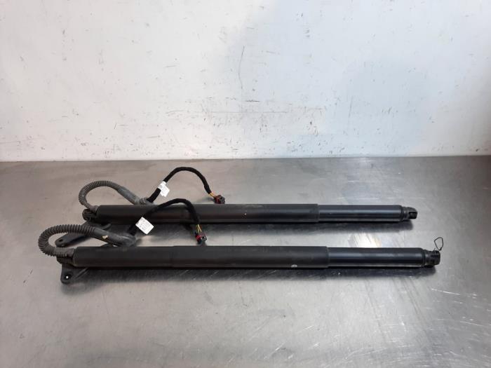 Set of gas struts for boot from a Volkswagen Tiguan (AD1) 1.5 TSI 16V Evo BlueMotion Technology 2019