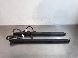 Used Set of gas struts for boot Volkswagen Tiguan (AD1) 1.5 TSI 16V Evo BlueMotion Technology Price € 381,15 Inclusive VAT offered by Autohandel Didier