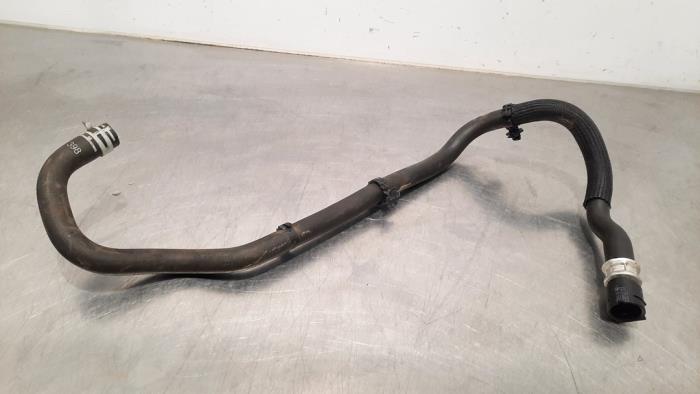 Radiator hose from a Opel Combo Life/Tour 1.5 CDTI 100 2021