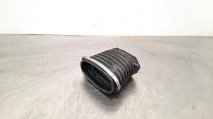 Used Air intake hose Mercedes S (W222/V222/X222) 3.0 S-400d 4-Matic Price € 18,15 Inclusive VAT offered by Autohandel Didier