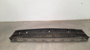 Used Bumper grille Mercedes S (W222/V222/X222) 3.0 S-400d 4-Matic Price on request offered by Autohandel Didier