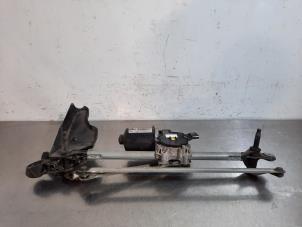 Used Front wiper motor BMW 1 serie (F20) 116d 1.5 12V TwinPower Price € 96,80 Inclusive VAT offered by Autohandel Didier