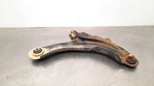 Used Front wishbone, right Renault Captur (2R) 1.5 Energy dCi 90 FAP Price € 54,45 Inclusive VAT offered by Autohandel Didier
