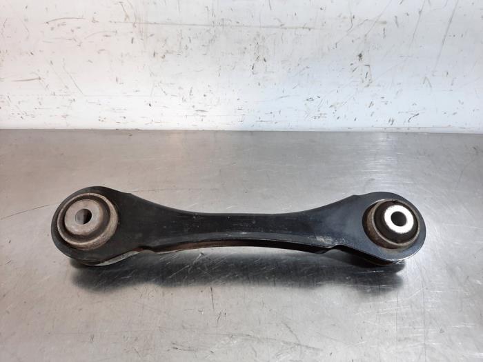 Rear upper wishbone, right from a BMW 1 serie (F20) 116d 1.5 12V TwinPower 2015