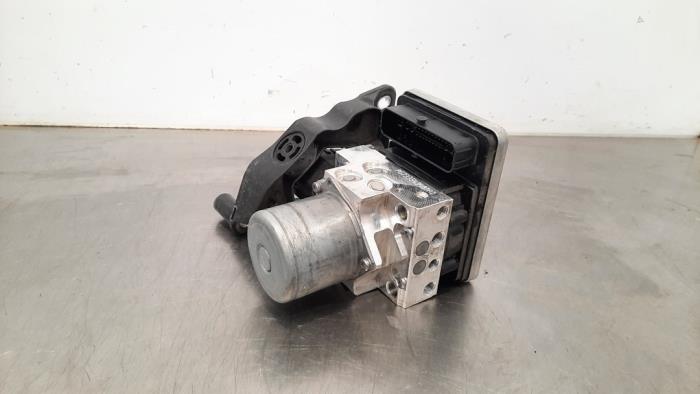 Begagnade ABS-pump Mercedes S (222.0/222.1) 3.0 S-400d 4-Matic Pris € 332,75 Inklusive moms erbjuds av Autohandel Didier