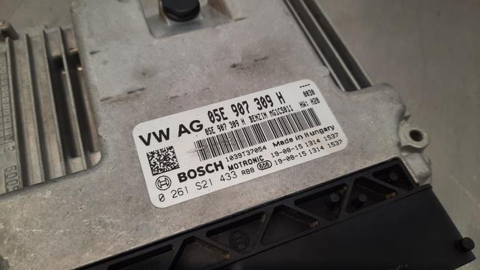 Ordenador de gestión de motor de un Audi A3 Sportback (8VA/8VF) 1.5 35 TFSI 16V 2019