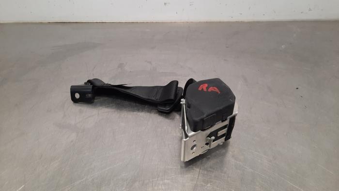 Rear seatbelt, right from a BMW 2 serie Active Tourer (F45) 216d 1.5 TwinPower Turbo 12V 2019
