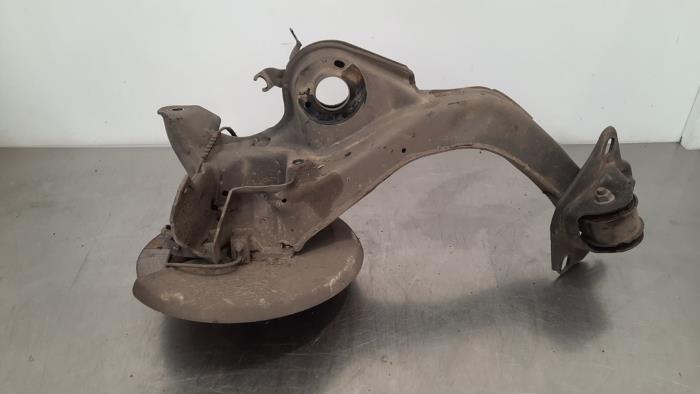 Knuckle, rear right from a BMW 2 serie Gran Tourer (F46) 216d 1.5 TwinPower Turbo 12V 2019
