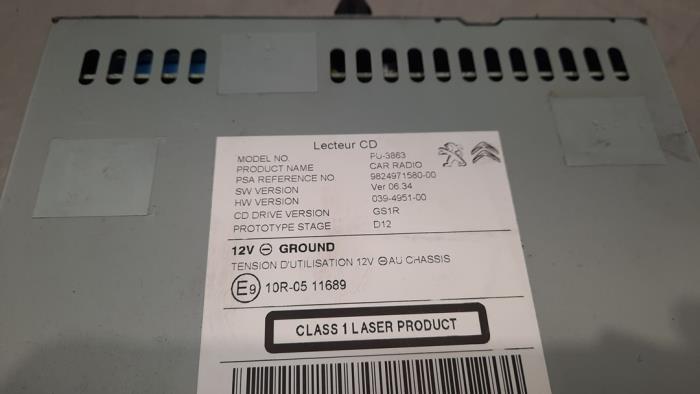 CD changer from a Peugeot 308 (L3/L8/LB/LH/LP) 1.2 12V e-THP PureTech 130 2019