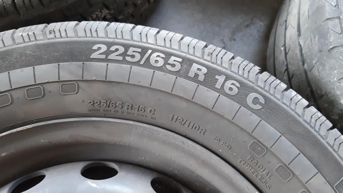 Set of wheels + tyres from a Renault Master IV (FV)  2019