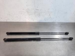 Used Set of gas struts for boot Volvo V40 Cross Country (MZ) 2.0 D3 16V Price € 24,20 Inclusive VAT offered by Autohandel Didier