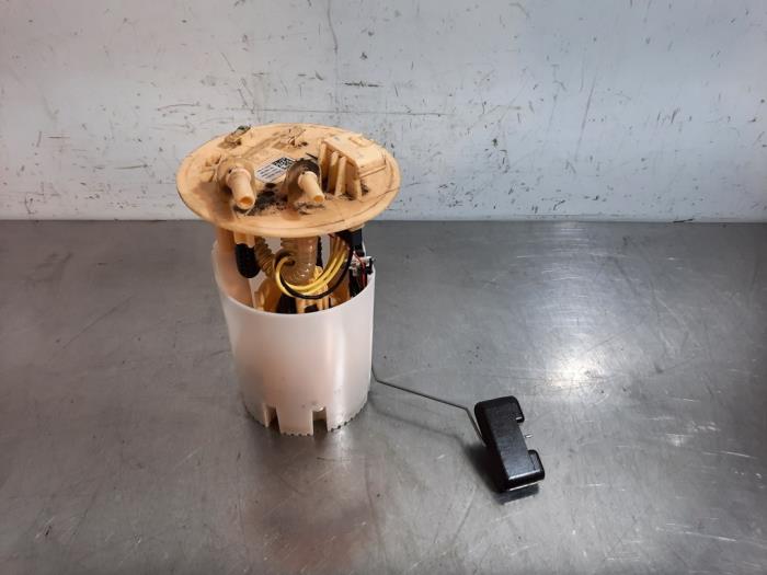 Electric fuel pump from a Renault Scénic IV (RFAJ) 1.5 Energy dCi 110 2017