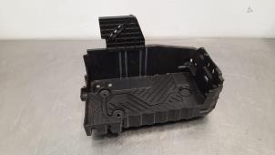 Used Battery box Peugeot 208 II (UB/UH/UP) 1.5 BlueHDi 100 Price € 24,20 Inclusive VAT offered by Autohandel Didier