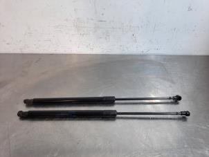 Used Set of gas struts for boot Renault Scénic IV (RFAJ) 1.5 Energy dCi 110 Price € 42,35 Inclusive VAT offered by Autohandel Didier