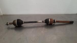 Used Front drive shaft, right Peugeot 308 SW (L4/L9/LC/LJ/LR) 1.5 BlueHDi 130 Price € 96,80 Inclusive VAT offered by Autohandel Didier