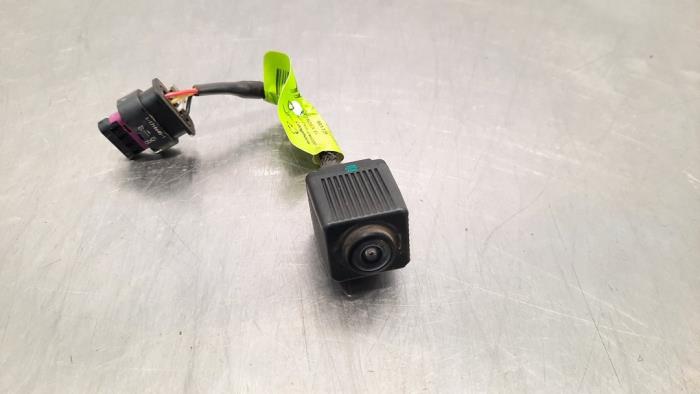 Reversing camera from a Peugeot 208 II (UB/UH/UP) 1.5 BlueHDi 100 2021
