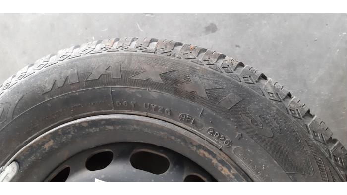 Wheel + tyre from a Peugeot Partner (GC/GF/GG/GJ/GK) 1.6 BlueHDi 100 2018