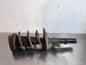 Used Front shock absorber, right Renault Megane IV (RFBB) 1.3 TCe 140 16V Price € 127,05 Inclusive VAT offered by Autohandel Didier