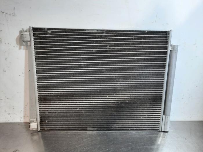 Condensador de aire acondicionado de un Renault Megane IV (RFBB) 1.3 TCe 140 16V 2020