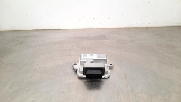 Electric fuel module from a Opel Astra K 1.6 CDTI 110 16V 2016