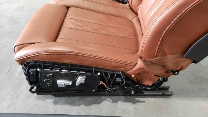 Verkleidung Set (komplett) van een BMW X5 (G05) xDrive 45 e iPerformance 3.0 24V 2022