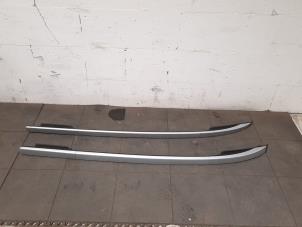 Used Roof rail kit Kia Stonic (YB) 1.0i T-GDi 12V Price € 127,05 Inclusive VAT offered by Autohandel Didier