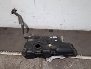 Usagé Réservoir de carburant Dacia Duster (SR) 1.0 TCE 12V Prix € 163,35 Prix TTC proposé par Autohandel Didier