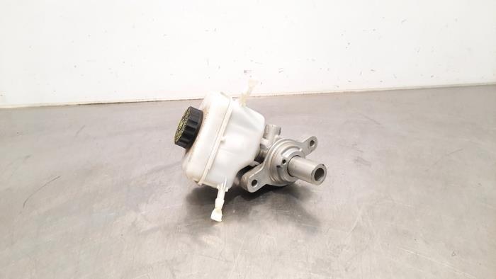 Master cylinder from a BMW 4 serie (F32) 435i xDrive 3.0 24V 2014