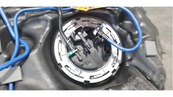 Bomba eléctrica de combustible de un Mercedes-Benz GLC (X253) 2.2 220d 16V BlueTEC 4-Matic 2018
