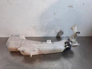 Used Front windscreen washer reservoir Mitsubishi Pajero Hardtop (V6/7) 3.2 DI-D 16V Price on request offered by Autohandel Didier