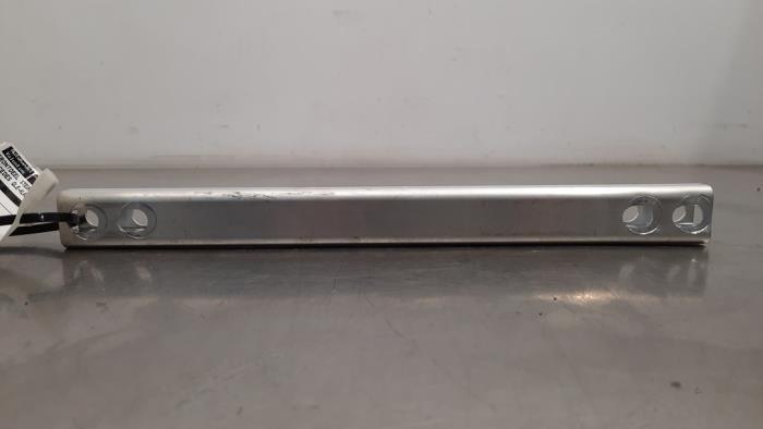 Begagnade Framdelsstöd Mercedes GLE (V167) 350de 2.0 Turbo 16V 4-Matic Pris € 30,25 Inklusive moms erbjuds av Autohandel Didier