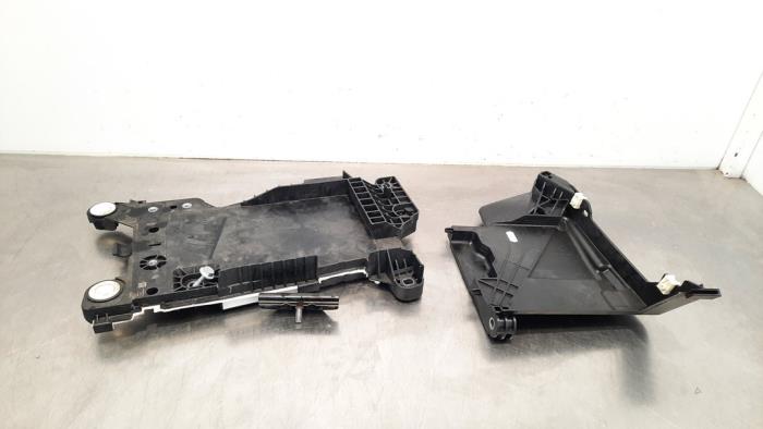 Battery tray