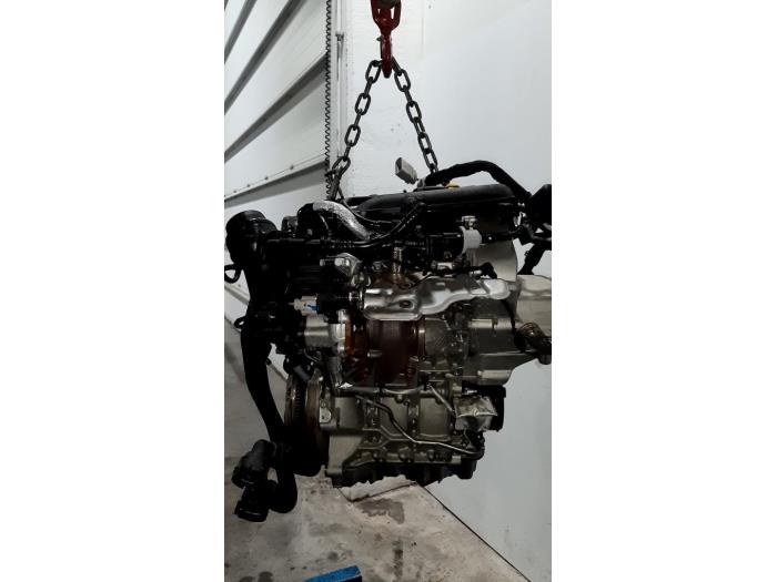 Motor de un Volkswagen T-Roc 1.0 TSI 12V 2023