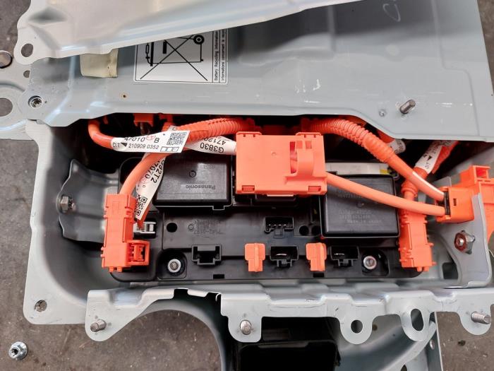 Battery (Hybrid) from a Toyota Corolla Touring Sport (E21/EH1) 1.8 16V Hybrid 2022