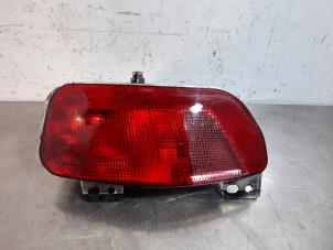 Used Rear fog light Citroen C4 Grand Picasso (3A) 1.6 BlueHDI 115 Price € 54,45 Inclusive VAT offered by Autohandel Didier