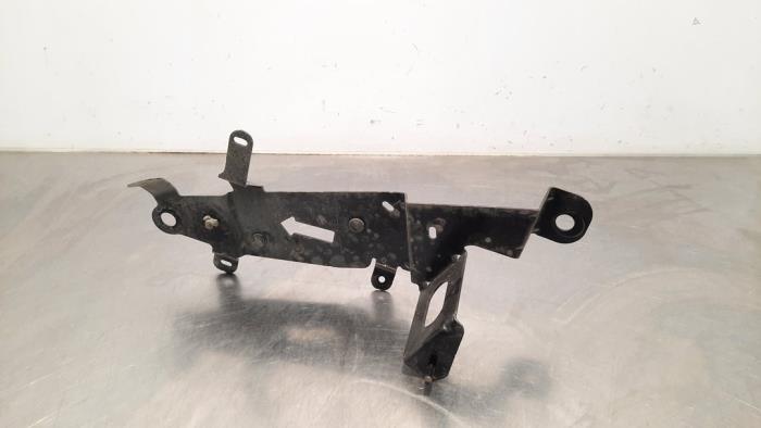 Begagnade Framdelsstöd Citroen Jumpy 2.0 Blue HDI 120 Pris € 12,10 Inklusive moms erbjuds av Autohandel Didier