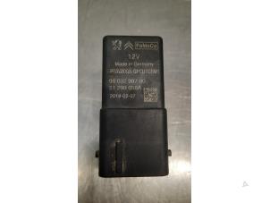 Used Glow plug relay Citroen Jumpy 2.0 Blue HDI 120 Price € 24,20 Inclusive VAT offered by Autohandel Didier
