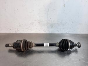 Used Front drive shaft, left BMW X1 (F48) sDrive 18d 2.0 16V Price € 193,60 Inclusive VAT offered by Autohandel Didier