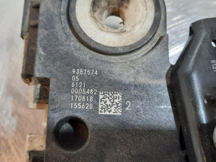Battery box from a BMW X1 (F48) sDrive 18d 2.0 16V 2018