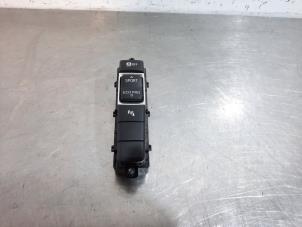 Used PDC switch BMW X1 (F48) sDrive 18d 2.0 16V Price € 60,50 Inclusive VAT offered by Autohandel Didier