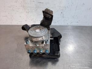 Used ABS pump BMW X1 (F48) sDrive 18d 2.0 16V Price on request offered by Autohandel Didier