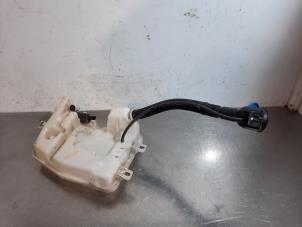 Used Front windscreen washer reservoir BMW X1 (F48) sDrive 18d 2.0 16V Price € 36,30 Inclusive VAT offered by Autohandel Didier