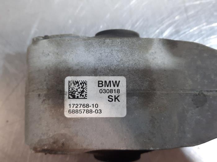 Support boîte de vitesse d'un BMW X1 (F48) sDrive 18d 2.0 16V 2018