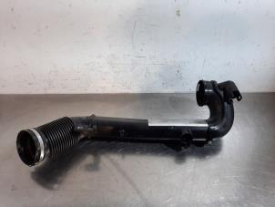 Used Air intake hose BMW X1 (F48) sDrive 18d 2.0 16V Price € 66,55 Inclusive VAT offered by Autohandel Didier