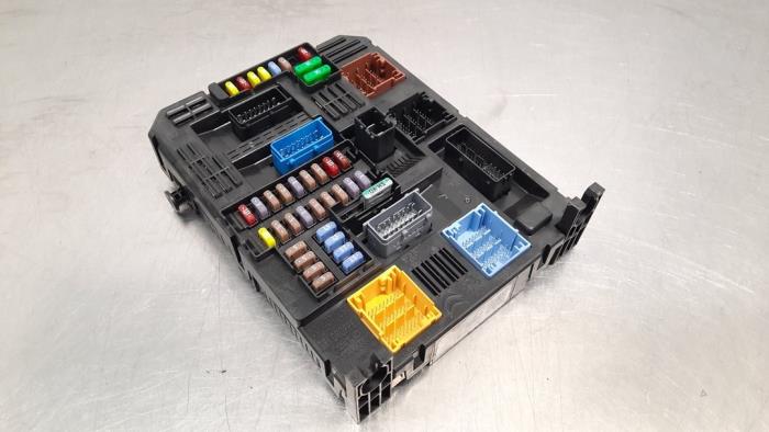 Fuse box from a Peugeot 208 II (UB/UH/UP) 1.5 BlueHDi 100 2022