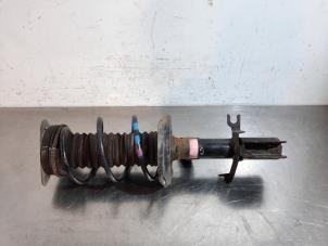 Used Fronts shock absorber, left Renault Twingo III (AH) 1.0 SCe 70 12V Price € 96,80 Inclusive VAT offered by Autohandel Didier